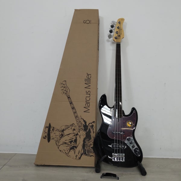 (B-Stock) Marcus Miller V7+ A4F Black fretlös elektrisk basgitarr