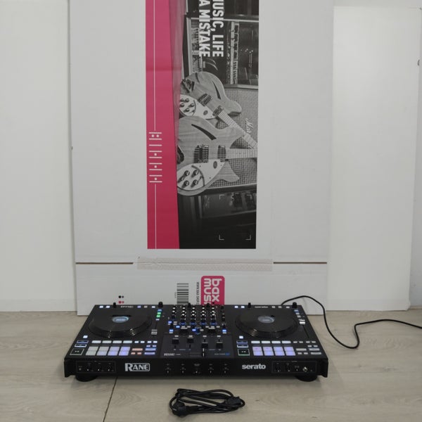 (Stock B) FOUR contrôleur DJ 4 canaux