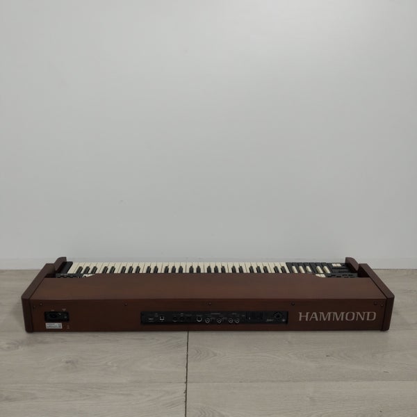 (Stock B) XK-5 orgue 61 touches + 12 presets