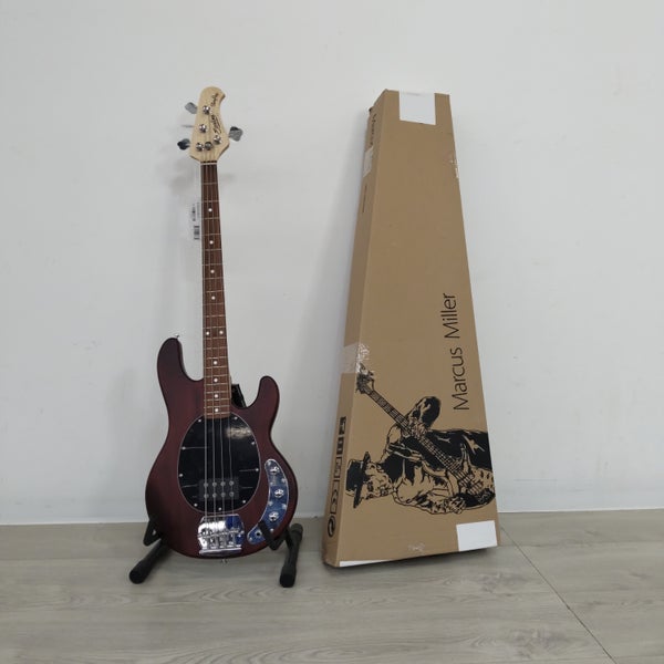 (B-Stock) StingRay Ray4 Walnut Satin bass guitar