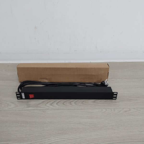 (Stock B) RPD-R8F-FS bloc multiprise 19 pouces