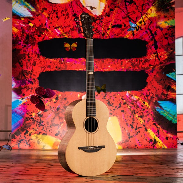 Sheeran by Lowden Limited W Equals Edition Figured Walnut Sitka Spruce guitare électro-acoustique folk avec housse